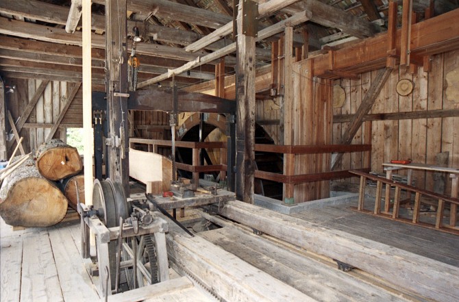 Der Schweizer Mühlentag in Maur findet jeweils am Samstag nach Auffahrt statt.
Nächster Mühlentag 2020 am Samstag, 23. Mai von 10 bis 16 Uhr.
Attraktionen: Kinderprogramm, Sagi in Betrieb, Kurzführungen, Handwerke, Festwirtschaft, Ortsmuseum Mühle und druckgraphisches Museum Burg mit Druckwerkstatt geöffnet.